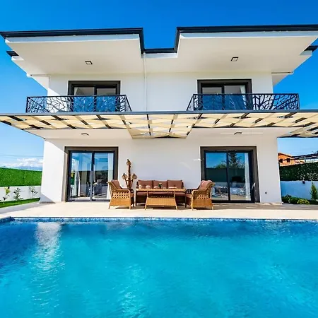 Ece Fethiye Seydikemer * 케메르